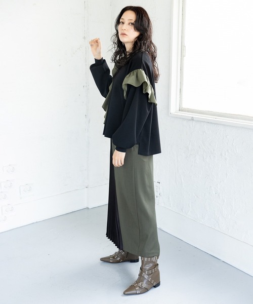 OSMOSIS(オズモーシス)の「アシンメトリーフリルプルオーバー(Tシャツ/カットソー・レディース・ダークグレー/カーキ/ブラック・ONE SIZE)」の5枚目の写真