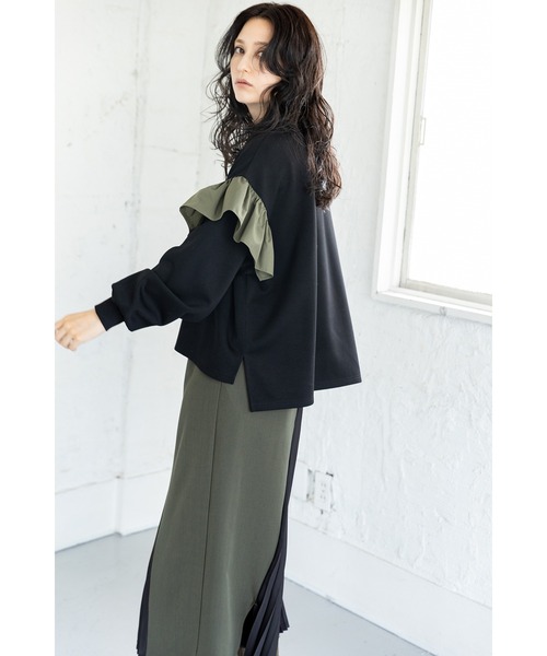 OSMOSIS(オズモーシス)の「アシンメトリーフリルプルオーバー(Tシャツ/カットソー・レディース・ダークグレー/カーキ/ブラック・ONE SIZE)」の9枚目の写真