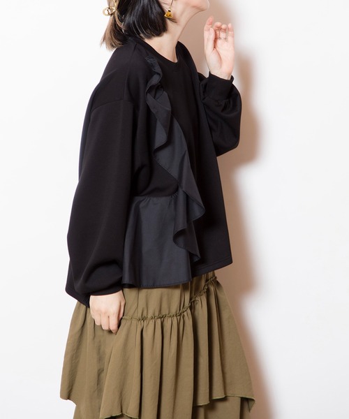 OSMOSIS(オズモーシス)の「アシンメトリーフリルプルオーバー(Tシャツ/カットソー・レディース・ダークグレー/カーキ/ブラック・ONE SIZE)」の13枚目の写真