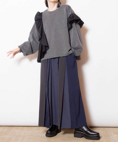 OSMOSIS(オズモーシス)の「アシンメトリーフリルプルオーバー(Tシャツ/カットソー・レディース・ダークグレー/カーキ/ブラック・ONE SIZE)」の22枚目の写真