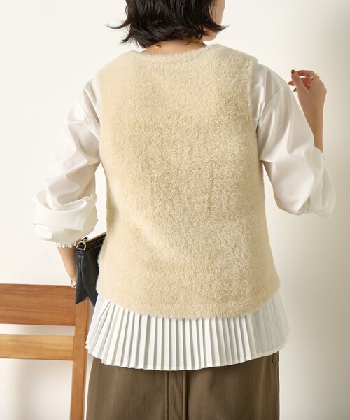 Jena espace merveilleux（ジェナ　エスパスメルヴェイユ）の「【体系カバー/2点セット】フェザーベストセットブラウス（ベスト・レディース・アイボリー/ブラック/ベージュ・FREE）」の11枚目の写真