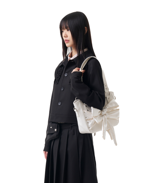 IUGAMAKARAS（イウガマカラス）の「Laced Ribbon Leather Shoulder Bag (White)（ショルダーバッグ・レディース・その他・FREE）」の5枚目の写真