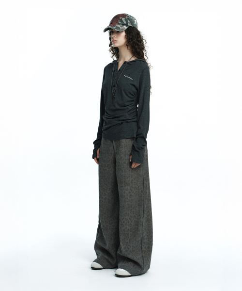 ROUGHNECK(ラフネック)の「ヘンリーフードロングスリーブトップ グレー(Tシャツ/カットソー・レディース・その他・SMALL/MEDIUM)」の3枚目の写真
