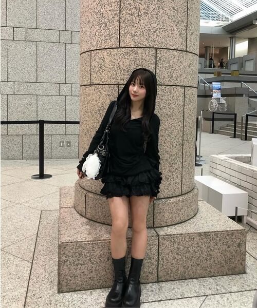 ROUGHNECK(ラフネック)の「ヘンリーフードロングスリーブトップ グレー(Tシャツ/カットソー・レディース・その他・SMALL/MEDIUM)」の13枚目の写真