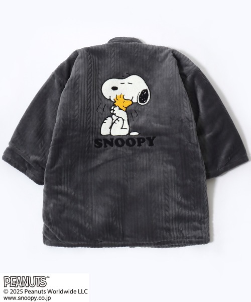 PEANUTS（ピーナッツ）の「PEANUTS SNOOPY（ピーナッツ スヌーピー）キャラクターふわもこボアフリース半纏/ちゃんちゃんこ（ガウン/バスローブ・メンズ・ネイビー系1/ネイビー系2/ホワイト×ブラック/ホワイト系その他/グレー系その他/チャコールグレー・M-L）」の4枚目の写真