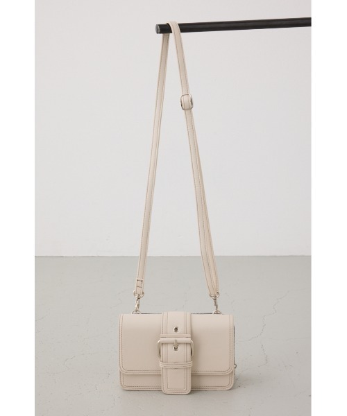 AZUL by moussy（アズールバイマウジー）の「ベルトデザインウォレットバッグ（ショルダーバッグ・レディース・ダークグリーン/アイボリー/ブラック・FREE）」の4枚目の写真