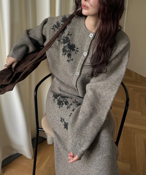 WILLFULLY(ウィルフリー)の「cropped flower jacquard knit cardigan(カーディガン/ボレロ・レディース・チャコール/その他・FREE)」の14枚目の写真