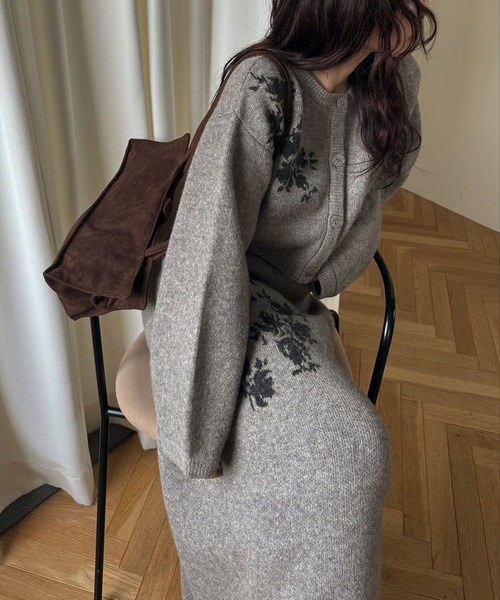 WILLFULLY(ウィルフリー)の「cropped flower jacquard knit cardigan(カーディガン/ボレロ・レディース・チャコール/その他・FREE)」の15枚目の写真