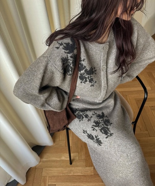 WILLFULLY(ウィルフリー)の「cropped flower jacquard knit cardigan(カーディガン/ボレロ・レディース・チャコール/その他・FREE)」の16枚目の写真