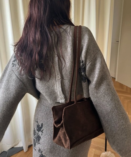 WILLFULLY(ウィルフリー)の「cropped flower jacquard knit cardigan(カーディガン/ボレロ・レディース・チャコール/その他・FREE)」の17枚目の写真