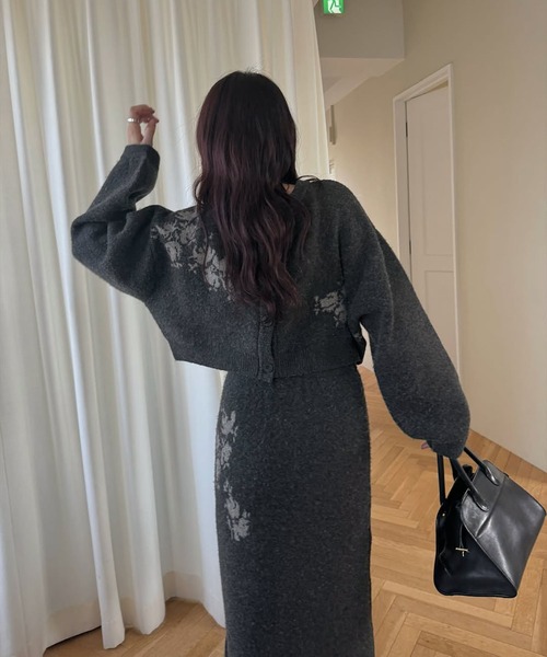 WILLFULLY(ウィルフリー)の「cropped flower jacquard knit cardigan(カーディガン/ボレロ・レディース・チャコール/その他・FREE)」の9枚目の写真