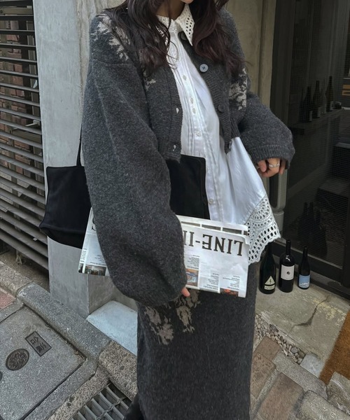 WILLFULLY(ウィルフリー)の「cropped flower jacquard knit cardigan(カーディガン/ボレロ・レディース・チャコール/その他・FREE)」の3枚目の写真