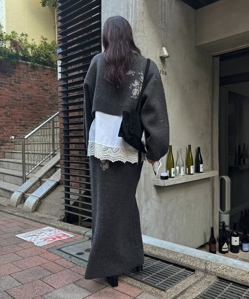 WILLFULLY(ウィルフリー)の「cropped flower jacquard knit cardigan(カーディガン/ボレロ・レディース・チャコール/その他・FREE)」の7枚目の写真