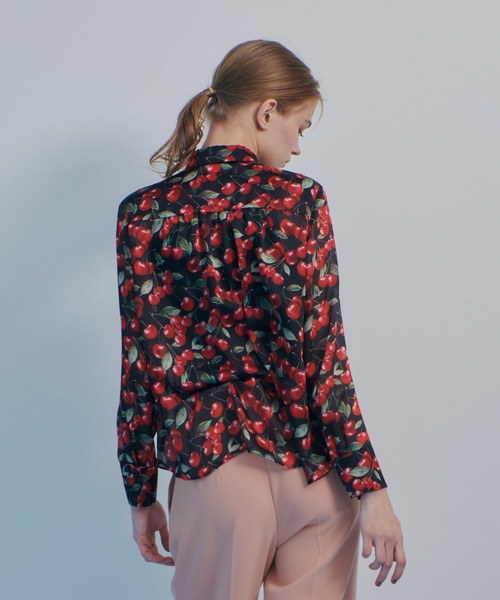 LOULOU WILLOUGHBY（ルルウィルビー）の「WEB限定【LOULOU WILLOUGHBY】LISAチェリープリント ボウタイブラウス（シャツ/ブラウス・レディース・サックスブルー/ブラック・2）」の9枚目の写真