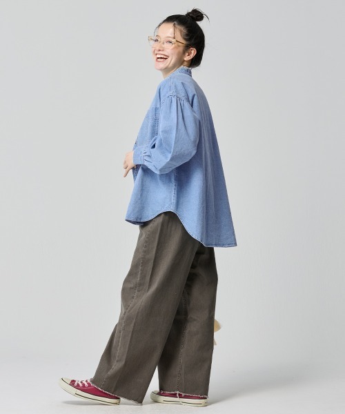 KRIFF MAYER Lady's Collection(クリフメイヤーレディースコレクション)の「【綿100%】カットオフバンドカラーデニムシャツ(シャツ/ブラウス・レディース・ライトブルー/ブラック/ストライプ/ダークブルー・LARGE/MEDIUM)」の7枚目の写真