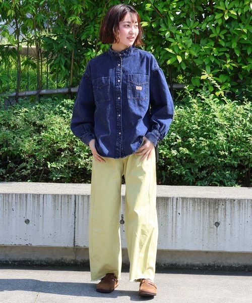 KRIFF MAYER Lady's Collection(クリフメイヤーレディースコレクション)の「【綿100%】カットオフバンドカラーデニムシャツ(シャツ/ブラウス・レディース・ライトブルー/ブラック/ストライプ/ダークブルー・LARGE/MEDIUM)」の10枚目の写真