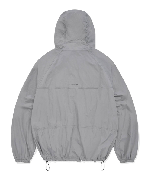 COVERNAT(カバーナット)の「軽量パッカブルウィンドブレーカーグレー(ナイロンジャケット・レディース・その他・LARGE/MEDIUM/SMALL/X-LARGE/X-SMALL/XX-LARGE)」の2枚目の写真