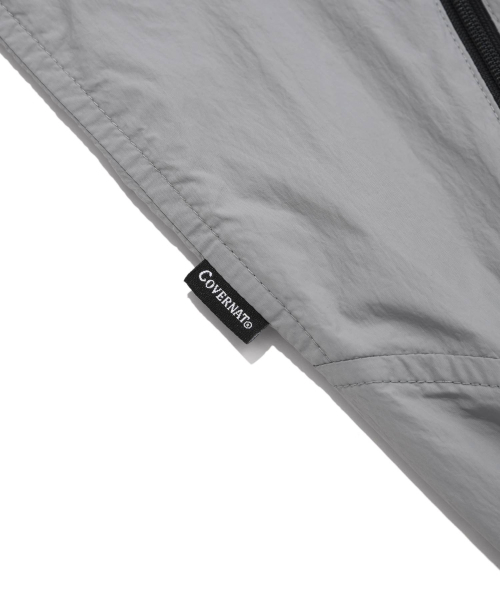 COVERNAT(カバーナット)の「軽量パッカブルウィンドブレーカーグレー(ナイロンジャケット・レディース・その他・LARGE/MEDIUM/SMALL/X-LARGE/X-SMALL/XX-LARGE)」の10枚目の写真