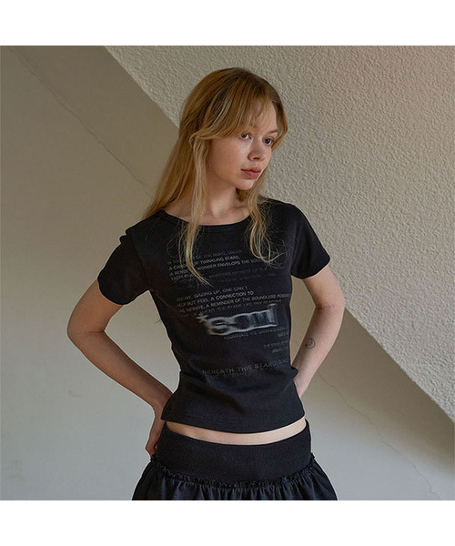 5OML(オーオーエムエル)の「ソムル ロゴ スリム クロップTシャツ ブラック(Tシャツ/カットソー・レディース・ブラック・FREE)」の1枚目の写真