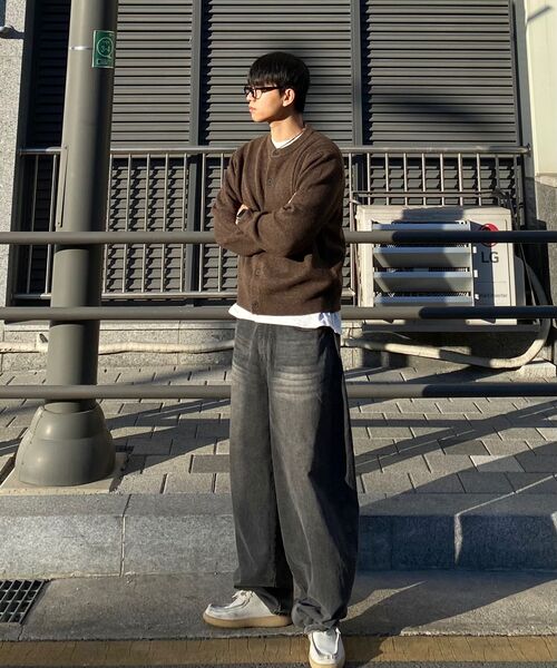 EXCONTAINER（エックスコンテナ）の「ミニマルボタンラウンドネッククロップカーディガン (MUTE BROWN)（カーディガン/ボレロ・メンズ・その他・MEDIUM/LARGE/X-LARGE）」の5枚目の写真
