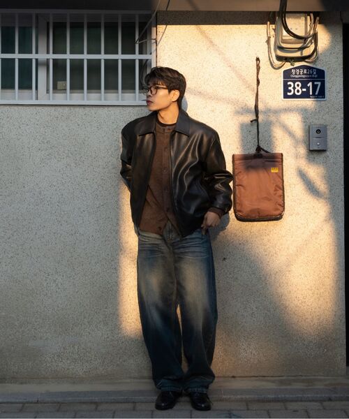EXCONTAINER（エックスコンテナ）の「ミニマルボタンラウンドネッククロップカーディガン (MUTE BROWN)（カーディガン/ボレロ・メンズ・その他・MEDIUM/LARGE/X-LARGE）」の2枚目の写真
