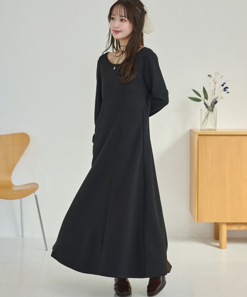 DAYRA(デイラ)の「ソリッドカラー ウエストシェイプ フレア マキシ ワンピース(ワンピース・レディース・ネイビー/ブラウン/ブラック/グレイッシュベージュ/グレー・S/FREE)」の1枚目の写真