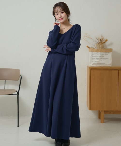 DAYRA(デイラ)の「ソリッドカラー ウエストシェイプ フレア マキシ ワンピース(ワンピース・レディース・ネイビー/ブラウン/ブラック/グレイッシュベージュ/グレー・S/FREE)」の13枚目の写真