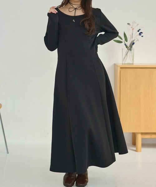 DAYRA(デイラ)の「ソリッドカラー ウエストシェイプ フレア マキシ ワンピース(ワンピース・レディース・ネイビー/ブラウン/ブラック/グレイッシュベージュ/グレー・S/FREE)」の17枚目の写真