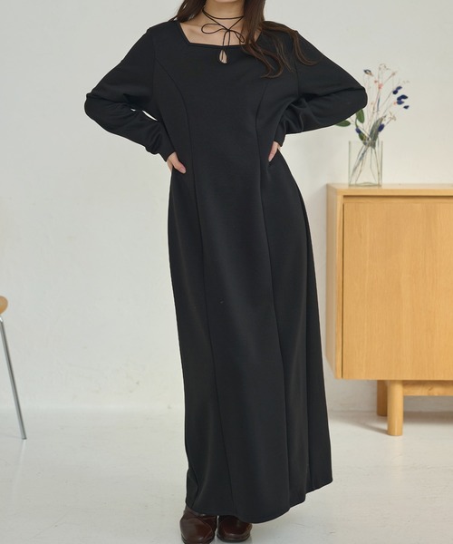 DAYRA(デイラ)の「ソリッドカラー ウエストシェイプ フレア マキシ ワンピース(ワンピース・レディース・ネイビー/ブラウン/ブラック/グレイッシュベージュ/グレー・S/FREE)」の21枚目の写真