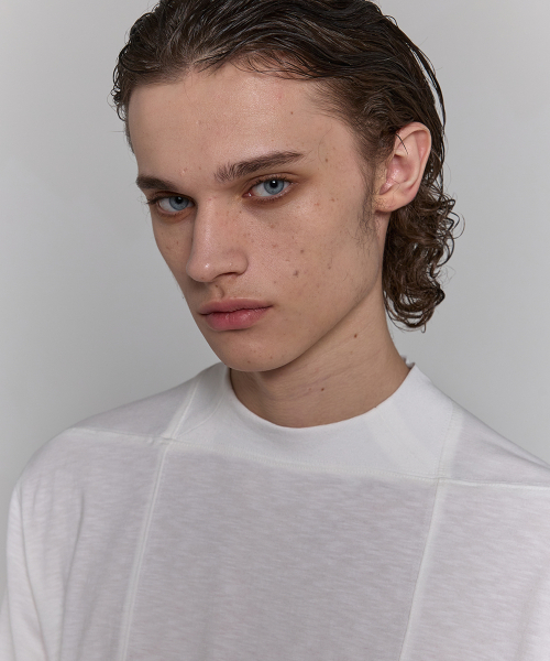 DGNAK(ディグナク)の「スクエアクルーネックTシャツ(アイボリー) PF1TS0606(Tシャツ/カットソー・メンズ・アイボリー・MEDIUM/LARGE)」の2枚目の写真