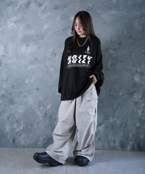 NOIZY(ノイジー)の「Encounter Logo T/Crosskey Logo T / オーバーサイズ ワイドスリーブ 長袖 ゲーム プリント グラフィックデザイン ロンT(Tシャツ/カットソー・メンズ・Black/ブラウン/ブルー/ブラック系その他/グレー系その他/グレー・LARGE/MEDIUM)」の15枚目の写真