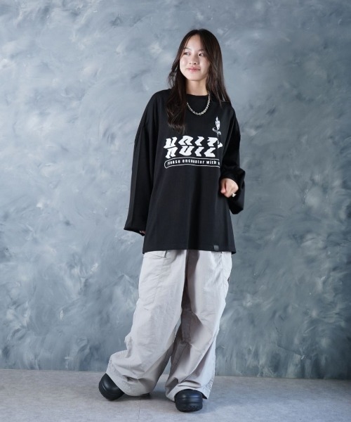 NOIZY(ノイジー)の「Encounter Logo T/Crosskey Logo T / オーバーサイズ ワイドスリーブ 長袖 ゲーム プリント グラフィックデザイン ロンT(Tシャツ/カットソー・メンズ・Black/ブラウン/ブルー/ブラック系その他/グレー系その他/グレー・LARGE/MEDIUM)」の16枚目の写真