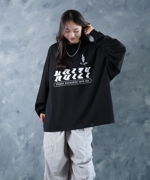NOIZY(ノイジー)の「Encounter Logo T/Crosskey Logo T / オーバーサイズ ワイドスリーブ 長袖 ゲーム プリント グラフィックデザイン ロンT(Tシャツ/カットソー・メンズ・Black/ブラウン/ブルー/ブラック系その他/グレー系その他/グレー・LARGE/MEDIUM)」の14枚目の写真