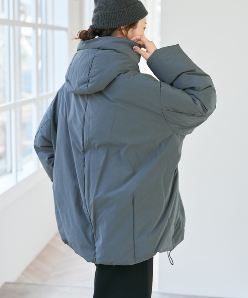 Spick & Span(スピックアンドスパン)の「《WEB限定》upper hights/アッパーハイツ Bern(ダウンジャケット/コート・レディース・ベージュ/コバルトブルー・1)」の5枚目の写真