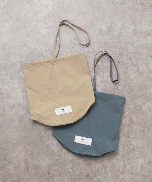 Spick & Span(スピックアンドスパン)の「《WEB限定》upper hights/アッパーハイツ Bern(ダウンジャケット/コート・レディース・ベージュ/コバルトブルー・1)」の21枚目の写真