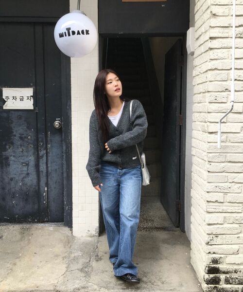 MICHIKO LONDON(ミチコ ロンドン)の「ヘビーウールニットカーディガンチャコール(カーディガン/ボレロ・レディース・その他・FREE)」の10枚目の写真