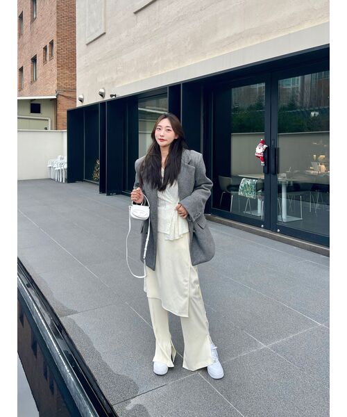320SHOWROOM(320ショールーム)の「Wrap skirt Layerd Semi-bootcut Slit Span Slacks Cream(その他パンツ・レディース・その他・MEDIUM/SMALL)」の6枚目の写真