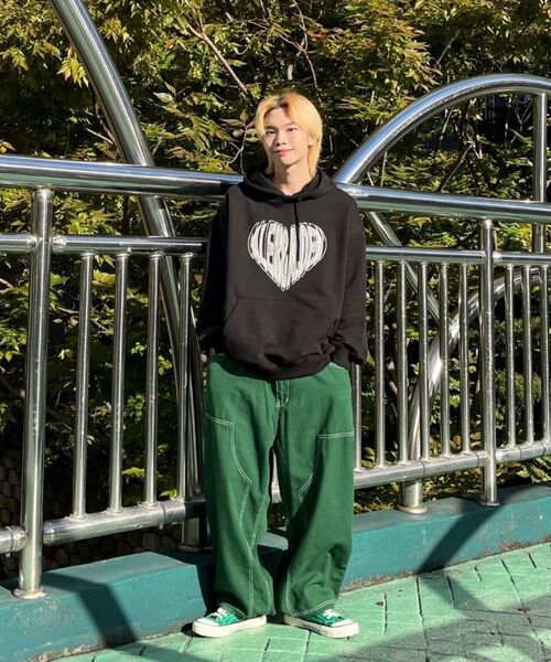 ALEXNAIDEN(アレックスエンエイデン)の「ループハートフードパーカー(ブラック)(パーカー・レディース・ブラック・SMALL/LARGE/X-LARGE/MEDIUM)」の3枚目の写真