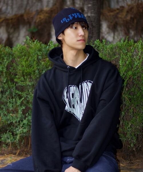 ALEXNAIDEN(アレックスエンエイデン)の「ループハートフードパーカー(ブラック)(パーカー・レディース・ブラック・SMALL/LARGE/X-LARGE/MEDIUM)」の4枚目の写真