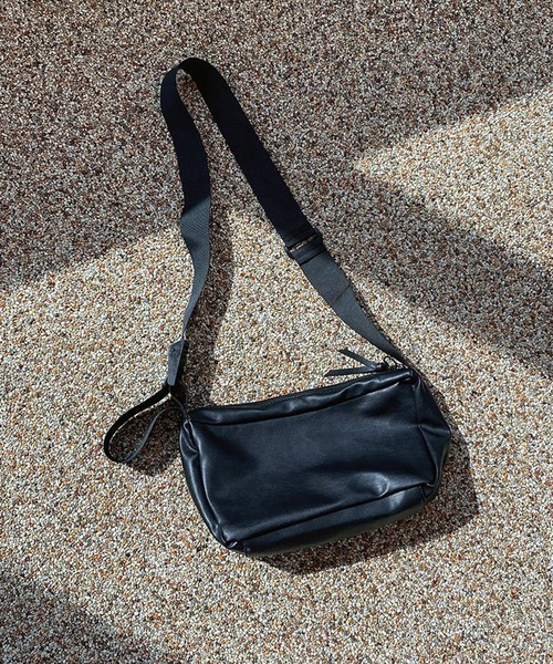 WESTBOY（ウエストボーイ）の「レザーライク スクエアー ショルダーバッグ WO25W12BG05（ショルダーバッグ・メンズ・ブラック・FREE）」の12枚目の写真