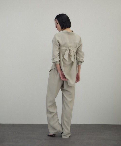 SALON adam et rope'(サロン アダム エ ロペ)の「シルクロサンジェスカーフ(バンダナ/スカーフ・レディース・ベージュ/ダークブラウン/サックスブルー・FREE)」の9枚目の写真