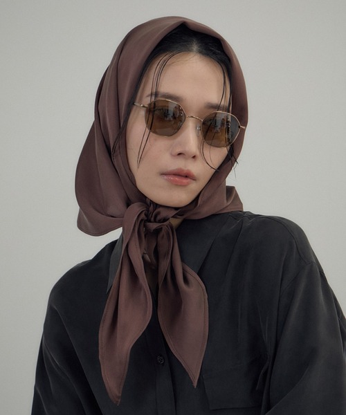 SALON adam et rope'(サロン アダム エ ロペ)の「シルクロサンジェスカーフ(バンダナ/スカーフ・レディース・ベージュ/ダークブラウン/サックスブルー・FREE)」の11枚目の写真