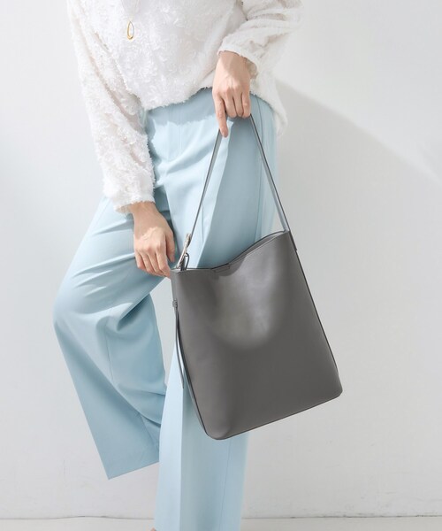 INDIVI(インディヴィ)の「【A4収納可能/合皮】配色デザインワンショルダーバッグ(ショルダーバッグ・レディース・ライトグレー系4/チャコール/ブラック系4・00)」の1枚目の写真