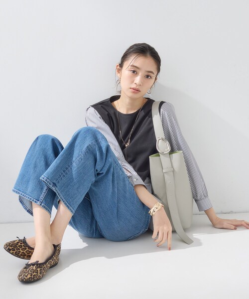 INDIVI(インディヴィ)の「【A4収納可能/合皮】配色デザインワンショルダーバッグ(ショルダーバッグ・レディース・ライトグレー系4/チャコール/ブラック系4・00)」の18枚目の写真