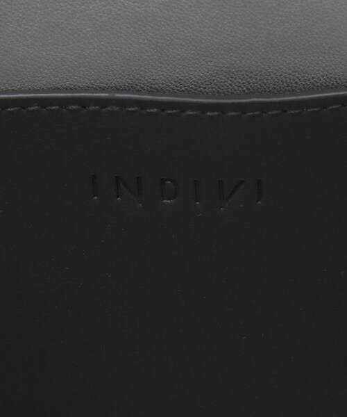 INDIVI(インディヴィ)の「【A4収納可能/合皮】配色デザインワンショルダーバッグ(ショルダーバッグ・レディース・ライトグレー系4/チャコール/ブラック系4・00)」の5枚目の写真