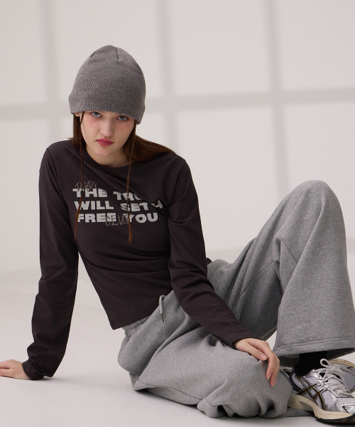 DANGLEDROP（ダングルドロップ）の「DGDP FREE YOUセミクロップロングスリーブチャコール（Tシャツ/カットソー・レディース・その他・FREE）」の16枚目の写真