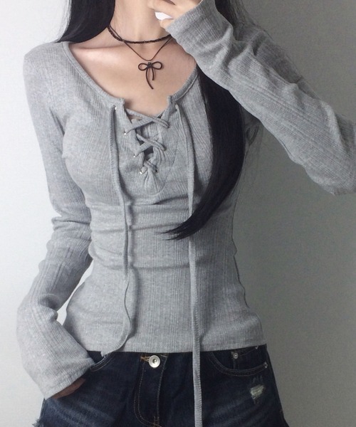 lulufa(ルルファ)の「フロントレースアップデザインロンT(Tシャツ/カットソー・レディース・グレー/ホワイト・LARGE/MEDIUM)」の2枚目の写真