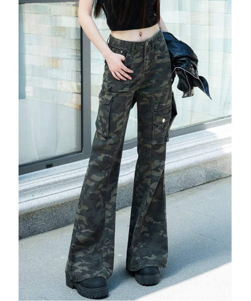 Dream garden(ドリームガーデン)の「Y2K迷彩柄フレアカーゴパンツ(カーゴパンツ・レディース・カーキ・XS/S/M/2XL/3XL/4XL/XL/L)」の10枚目の写真
