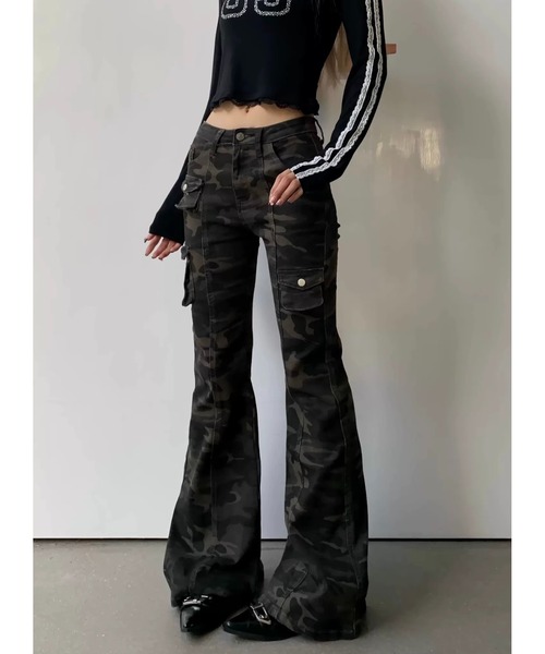 Dream garden(ドリームガーデン)の「Y2K迷彩柄フレアカーゴパンツ(カーゴパンツ・レディース・カーキ・XS/S/M/2XL/3XL/4XL/XL/L)」の12枚目の写真