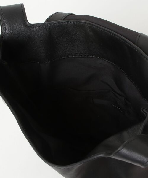 YArKA（ヤーカ）の「【YArKA/ヤーカ】real leather braided strap flap marche bag [wam11] / コブラ編フラップマルシェバッグ（ハンドバッグ・レディース・ブラック・FREE）」の15枚目の写真